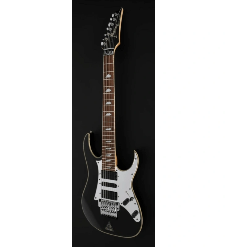 กีต้าร์ไฟฟ้า 7 สาย Ibanez UV777P-BK (Made in Japan)